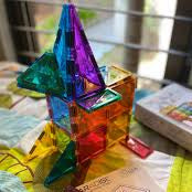 Diamond Surface Magnetic Blocks