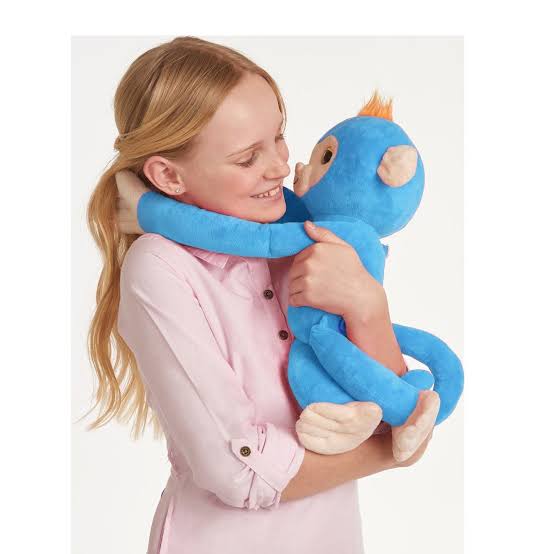 Fingerlings HUGS Plush Baby Monkey Pet