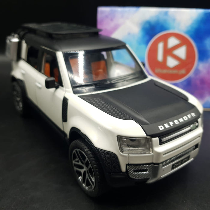 Diecast Land Rover Defender with Light and Sound 1:24 Scale