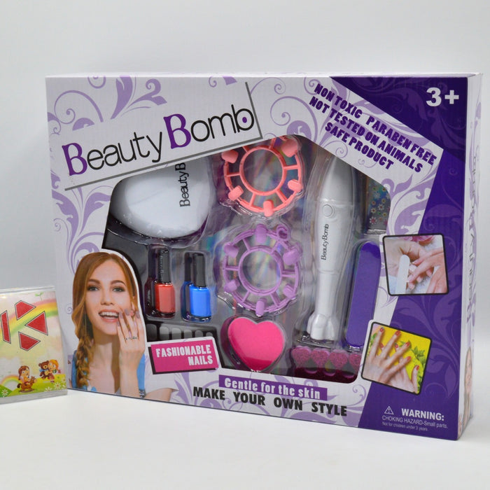 Beauty Bomb Fashionable Nail Set